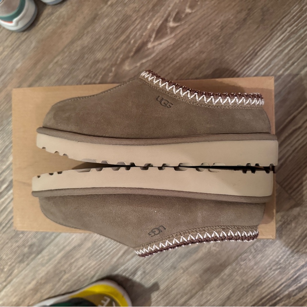 Uggs— Tasman in Taupe - Picture 5 of 7